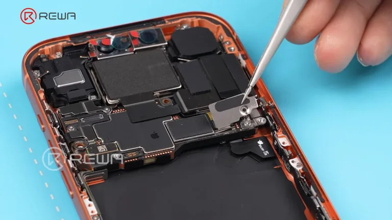 iPhone 17 Pro kolay tamir edilmek üzere yeniden tasarlandı