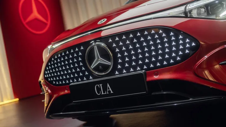 Mercedes Çinli ortaklıkla akıllı sürüşü geliştirecek