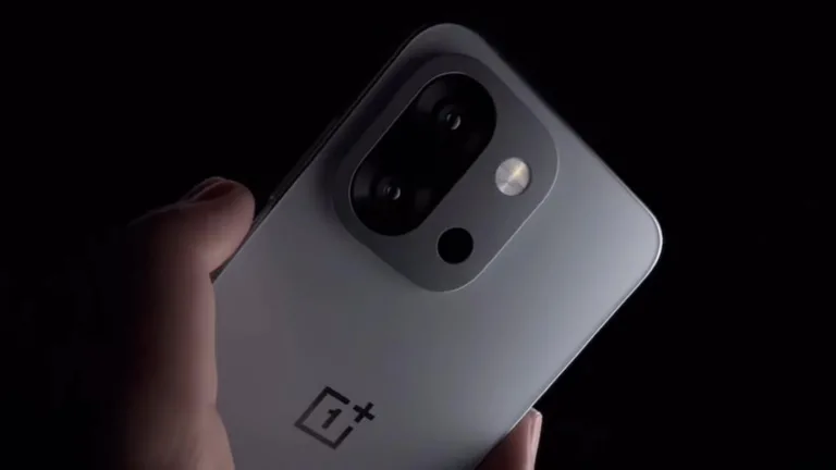 OnePlus 15 tasarımı canlı görüntülendi