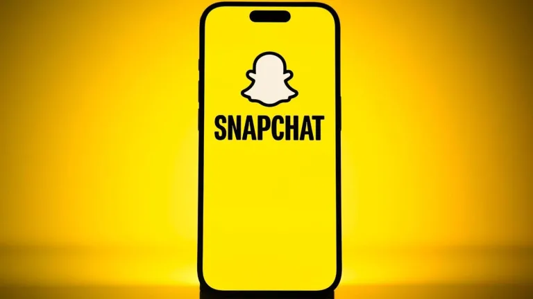Snapchat, sohbetlerde kalıcılık ve grup serileri getiriyor