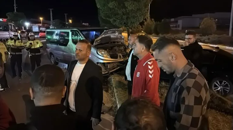 sivas'ta trafik kazasında 5 yaralı futbolcu ve ailesi