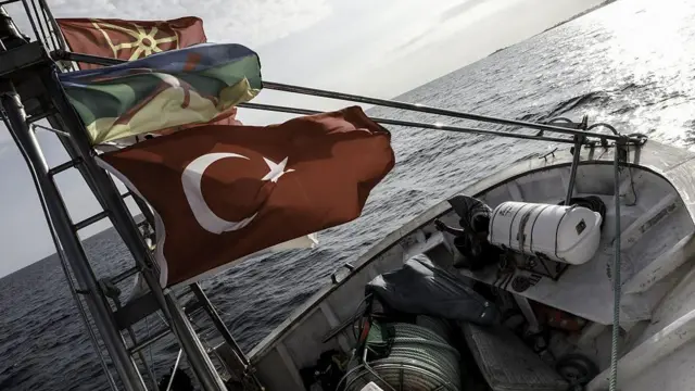 İtalya ve İspanya donanma gemileri gönderiyor
