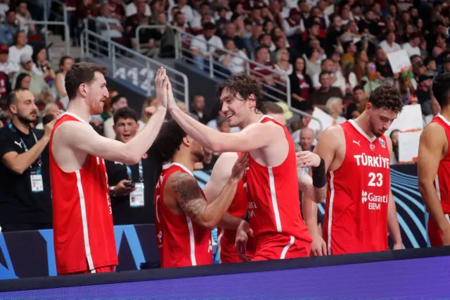 12 Dev Adam geri döndü; Türk basketbolu yeni umuda mı hazırlanıyor?