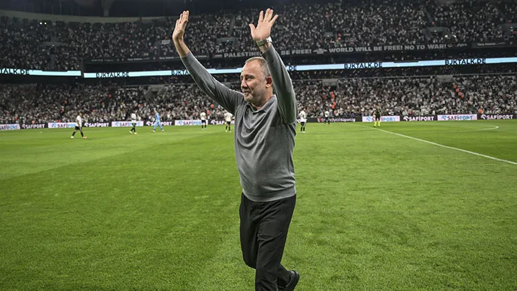 Sergen Yalçın'a Beşiktaş taraftarından sevgi gösterisi