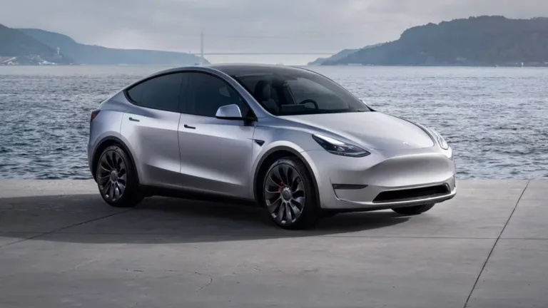 Tesla, kapı kollarını yeniden tasarlıyor