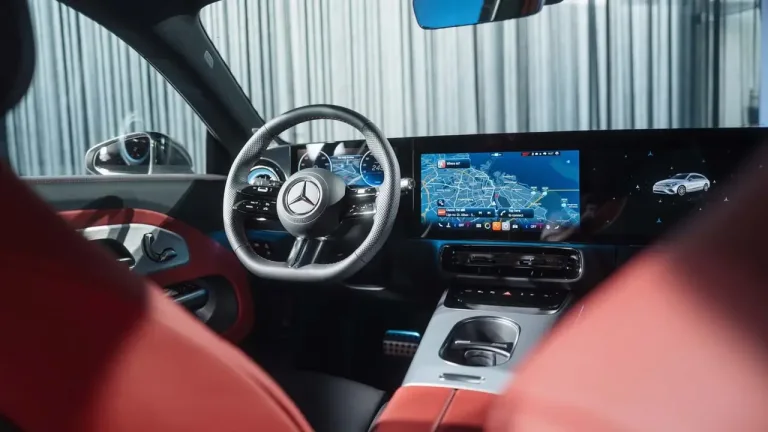 Mercedes, fiziksel tuşlara geri dönüyor