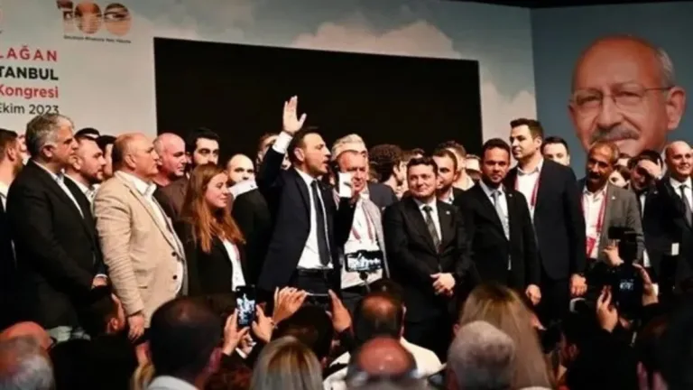İstanbul'da CHP İl Kongresi Durduruldu